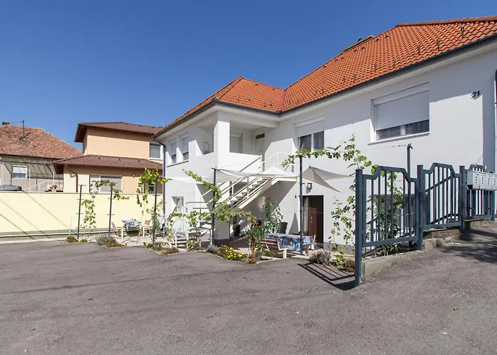 Deli Terasz A Apartman Free Parking, Self-Check-In Anytime