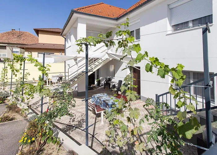 Deli Terasz A Apartman Free Parking, Self-Check-In Anytime